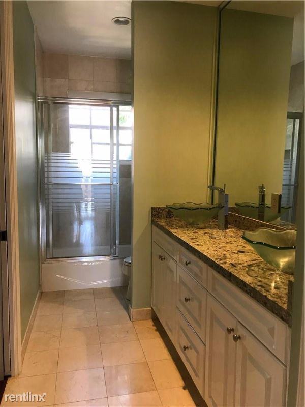 19469 40th Ave - Photo 3 of 5