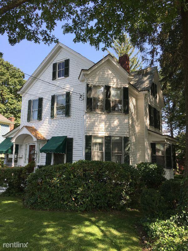 67 Union St - Photo 2 of 16