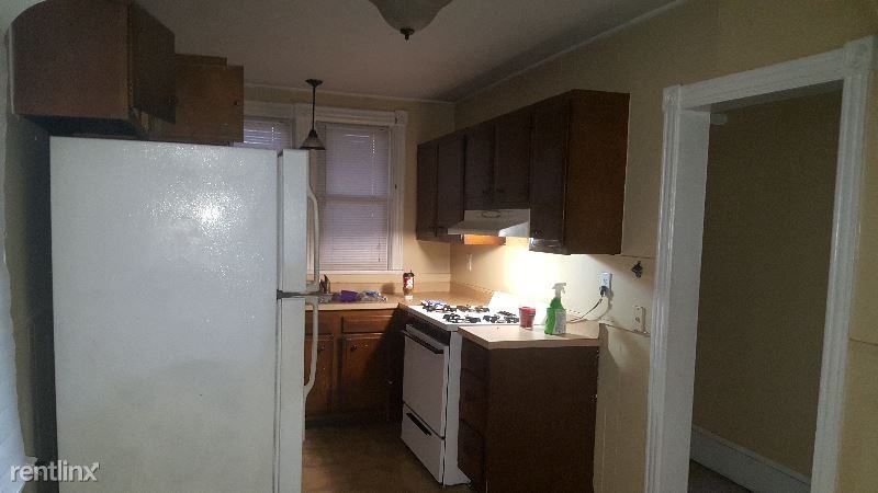 358 S Chicago Ave - Photo 2 of 3