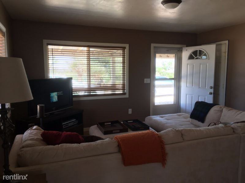 57661 Aberdeen Dr - Photo 2 of 7