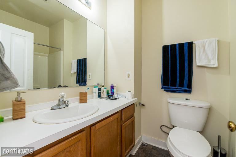 1113 N Calvert St - Photo 3 of 10