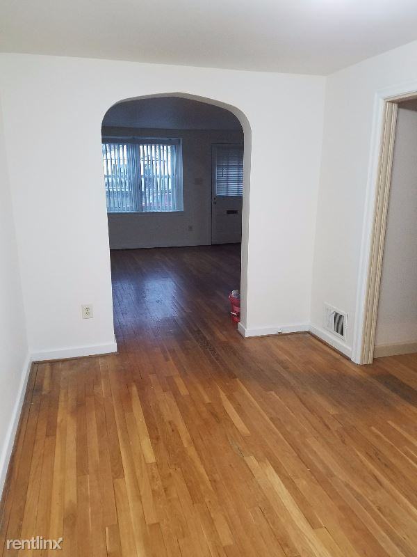 908A S 16th St - Photo 3 of 14