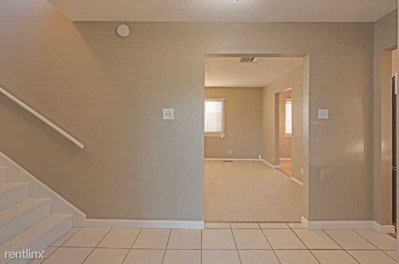 8912 Lagrima De Oro Rd NE - Photo 3 of 33