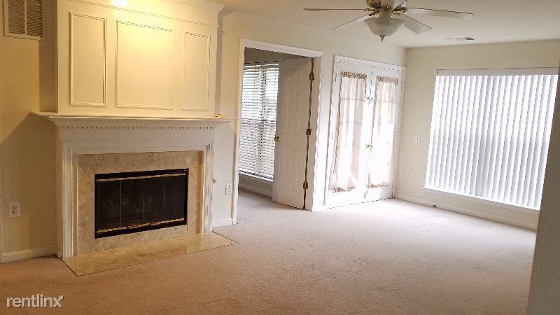 8201 Crossbrook Ct - Photo 3 of 10