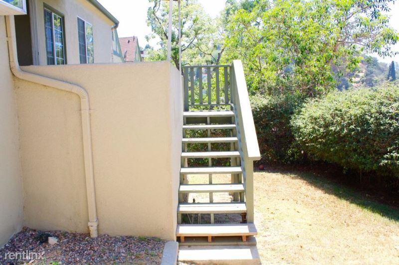 1119 Princeton Dr - Photo 3 of 13