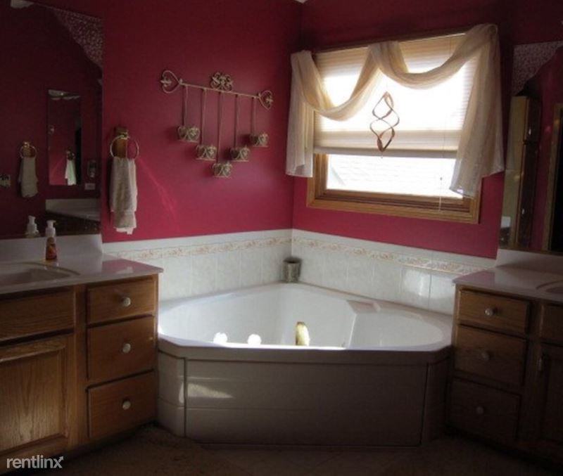 11011 Michigan Dr - Photo 3 of 14