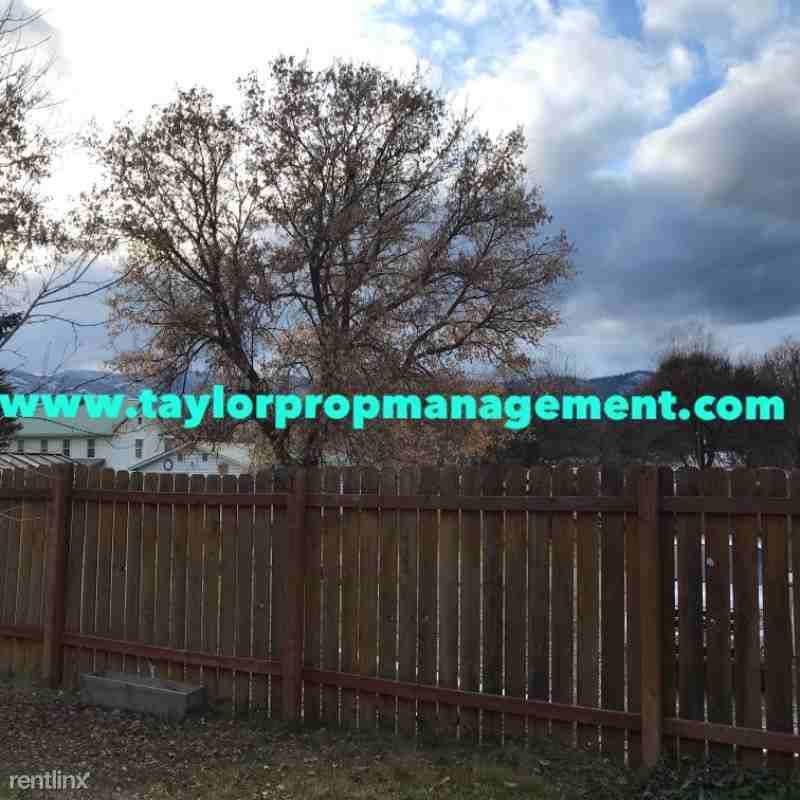 408 2nd St - Photo 3 of 26