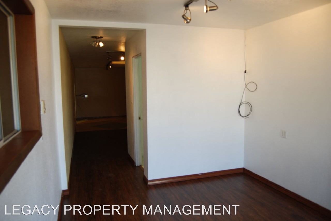 16125 SE 98th Ave - Photo 3 of 8