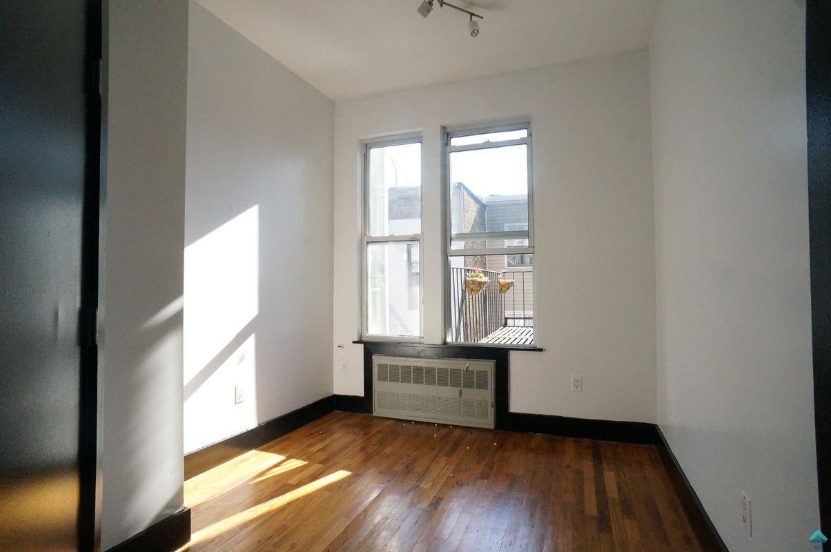 198 Scholes Street #3 - Photo 6 of 10