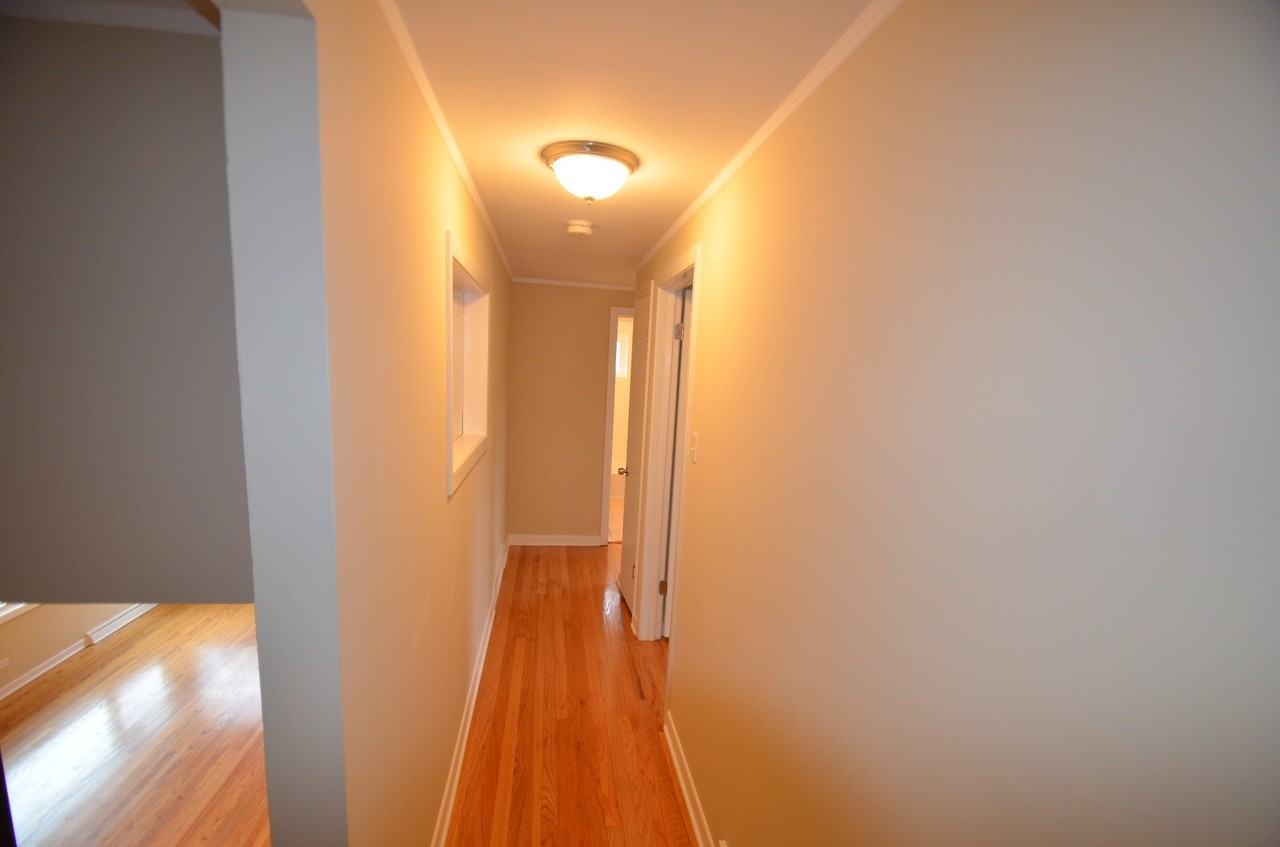 7409 Davis St - Photo 3 of 16