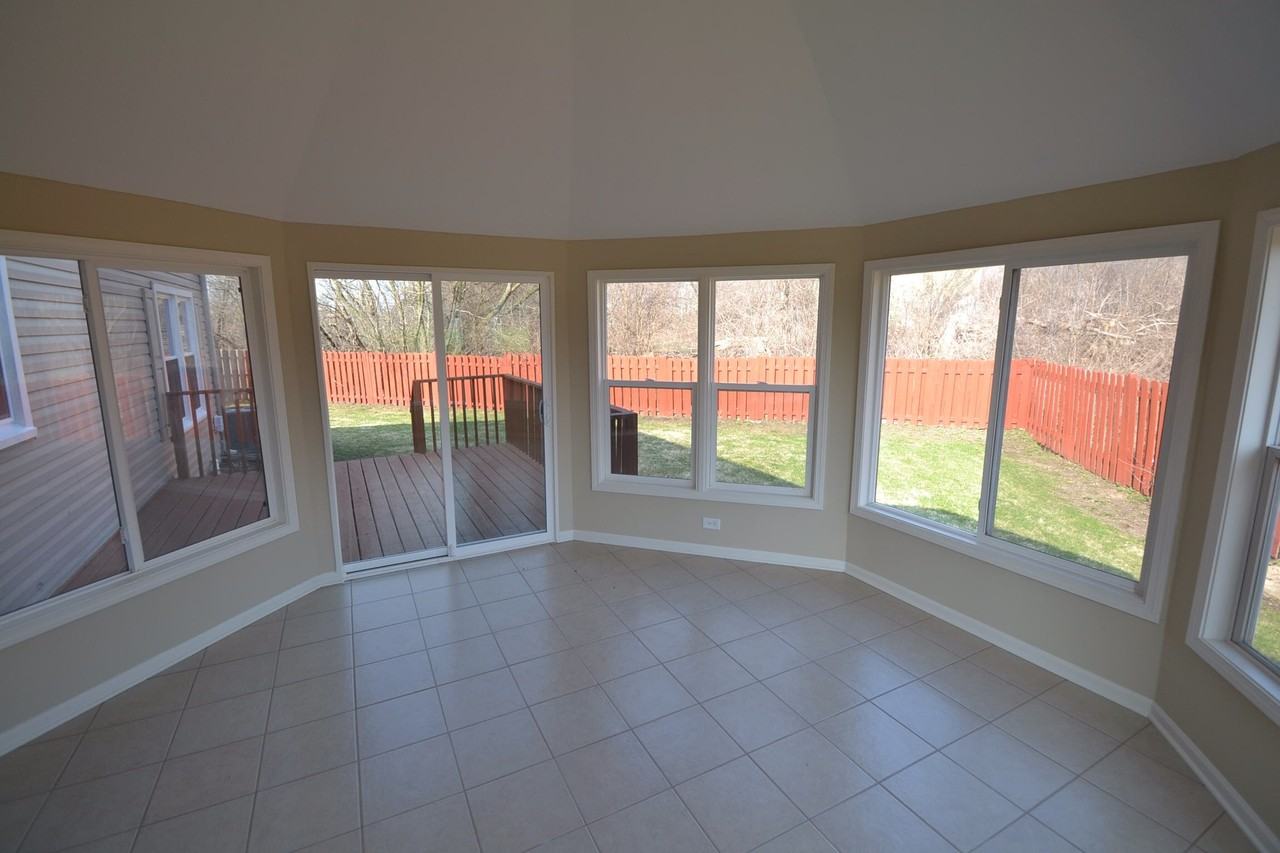 5353 Joshua Ct - Photo 2 of 9