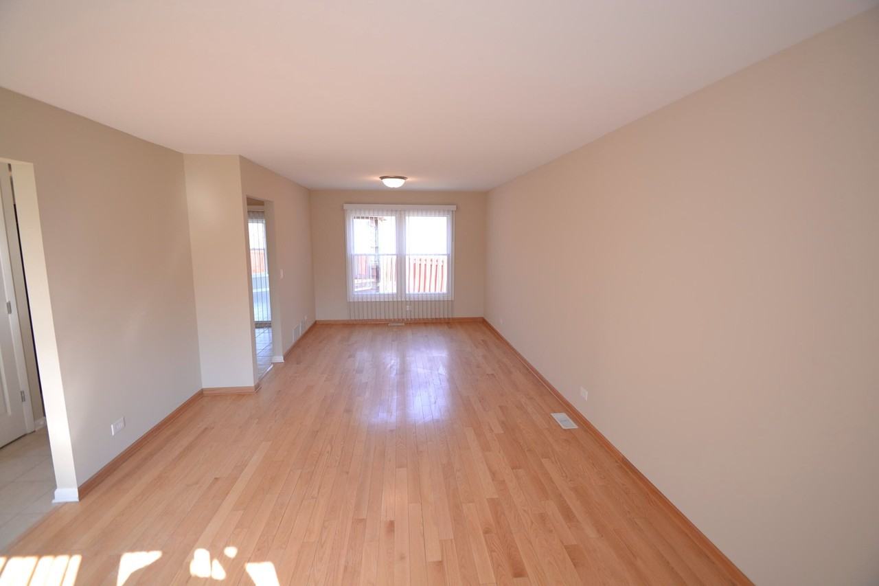 5353 Joshua Ct - Photo 3 of 9