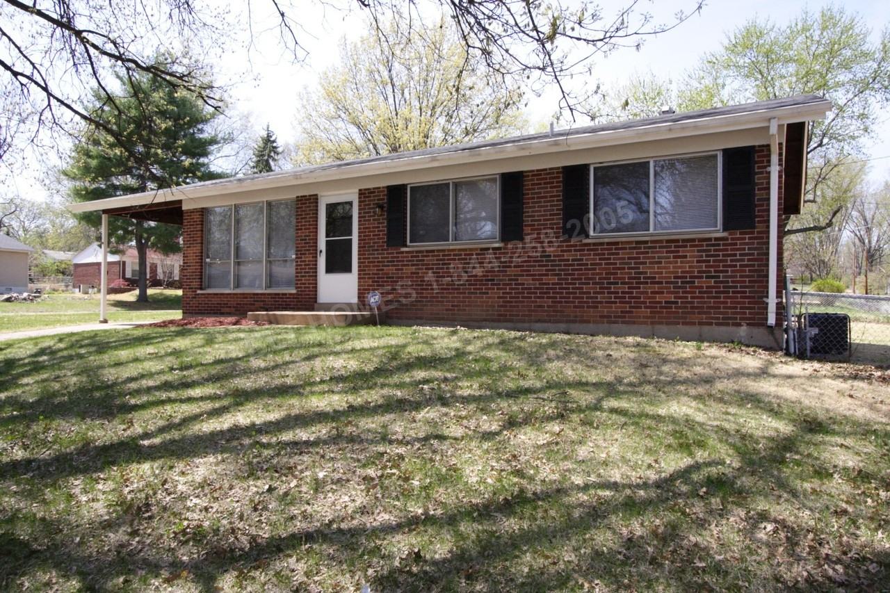 10701 Trask Dr - Photo 2 of 20