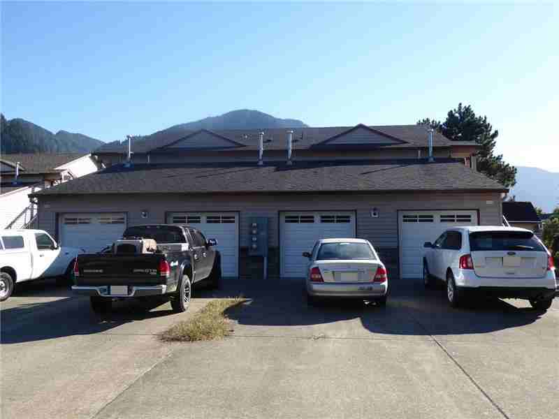 1124 Wacomac - Photo 2 of 12