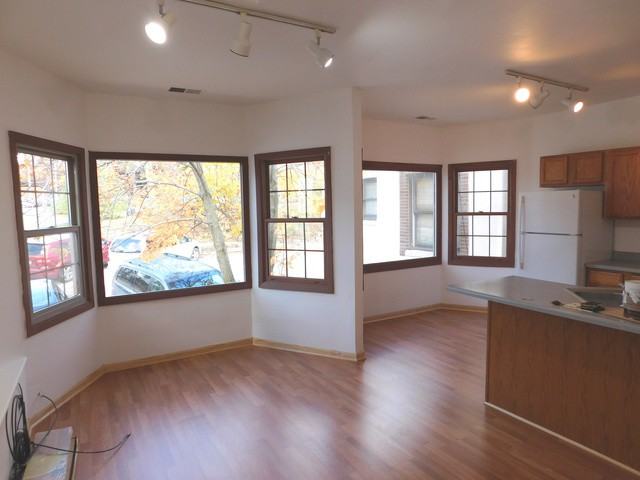 38 E Grand Ave #2W - Photo 2 of 10