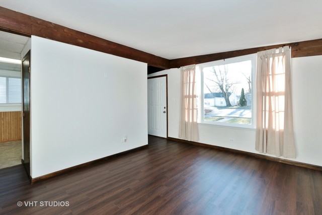 411 S Lake St - Photo 2 of 6