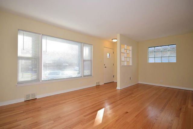 144 E Quincy St - Photo 2 of 12