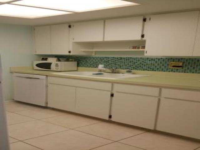 1070 Seville Dr - Photo 3 of 6