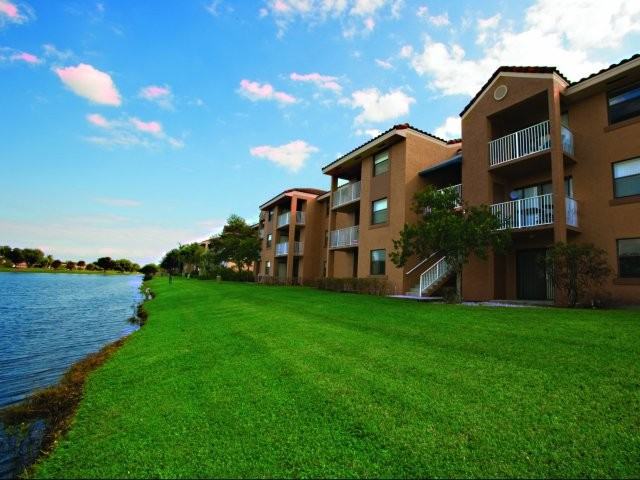 La Vue at Emerald Pointe - Photo 2 of 19