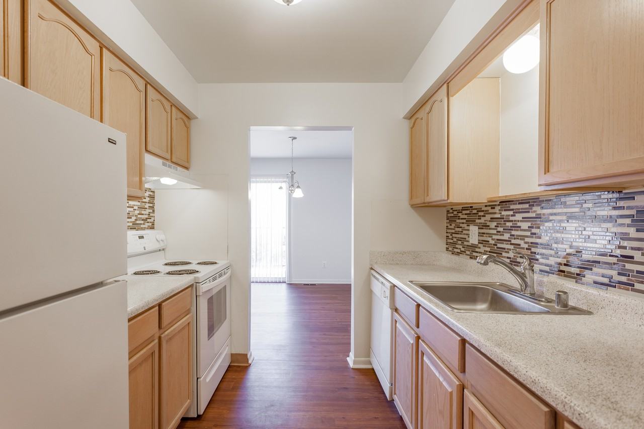 Cranbrook Centre Apartments - Photo 3 of 13
