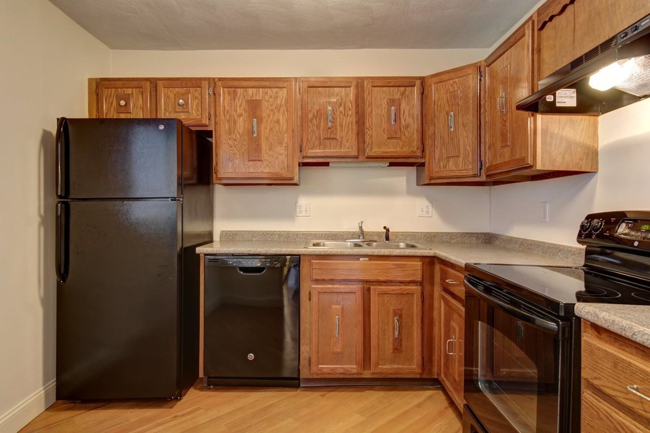 Chateau Properties Apartments 30 Oaklawn Ave, Cranston, RI 02920 Zumper