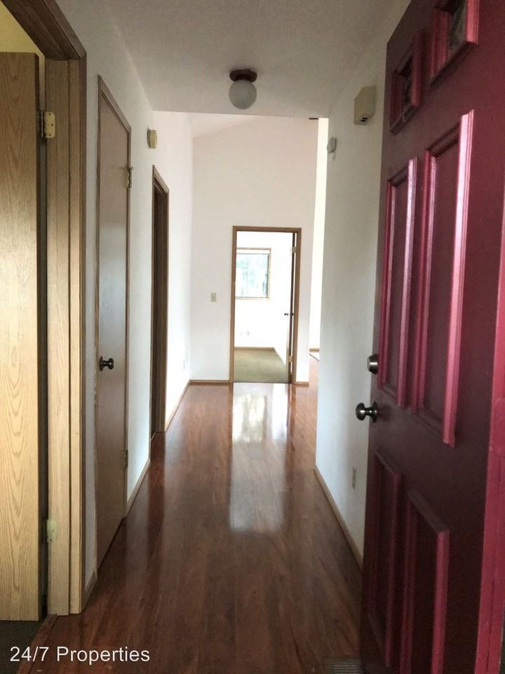 5852 Lakeview Blvd - Photo 3 of 16