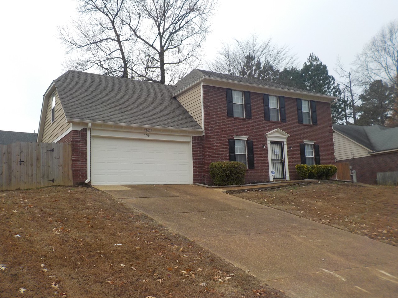 5719 Riverhead Ave - Photo 2 of 12