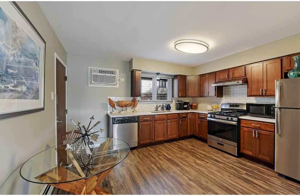 The Clarendon Apartment Homes - Photo 2 of 10