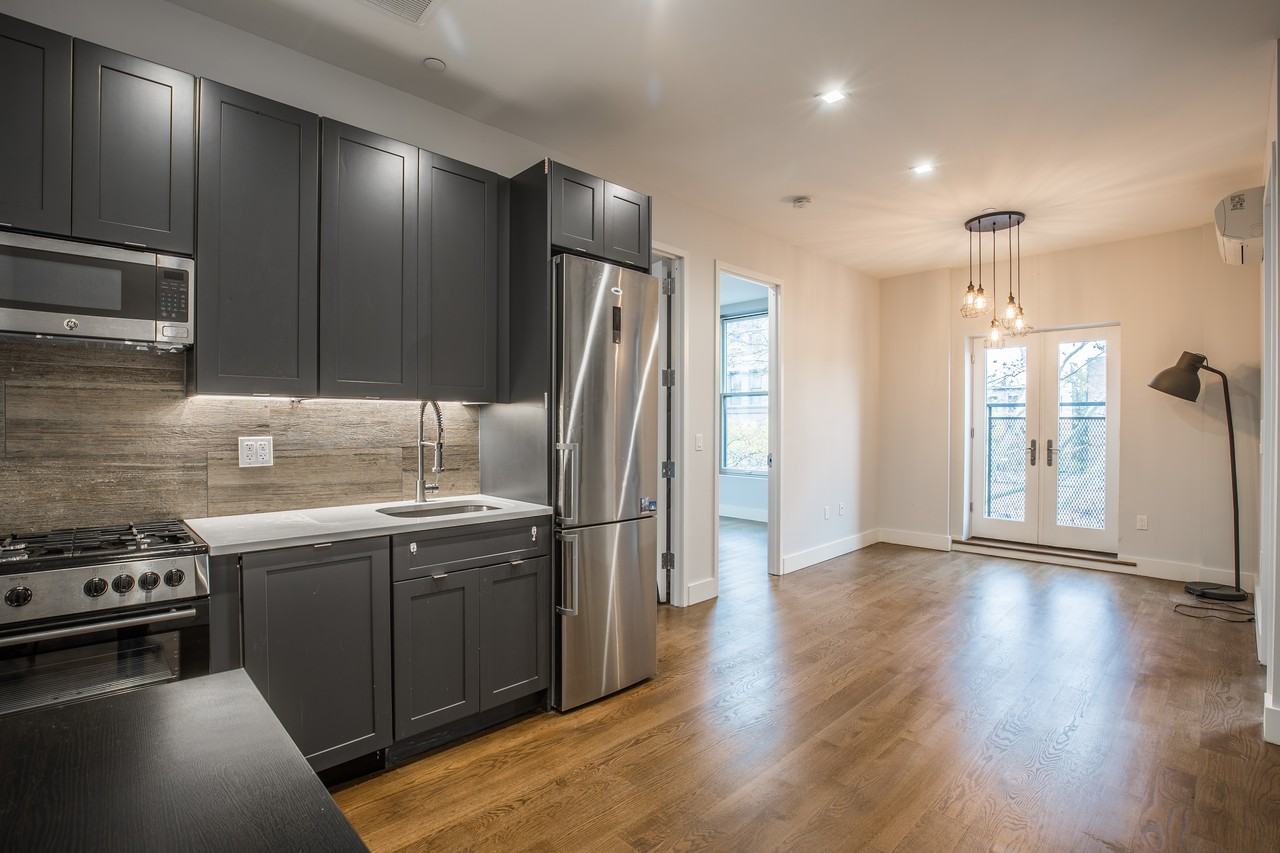 131 Tompkins Avenue #11