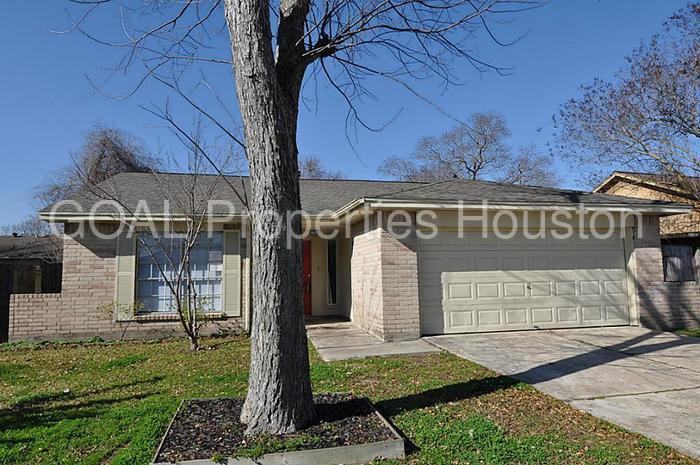14835 Shottery Dr - Photo 2 of 9