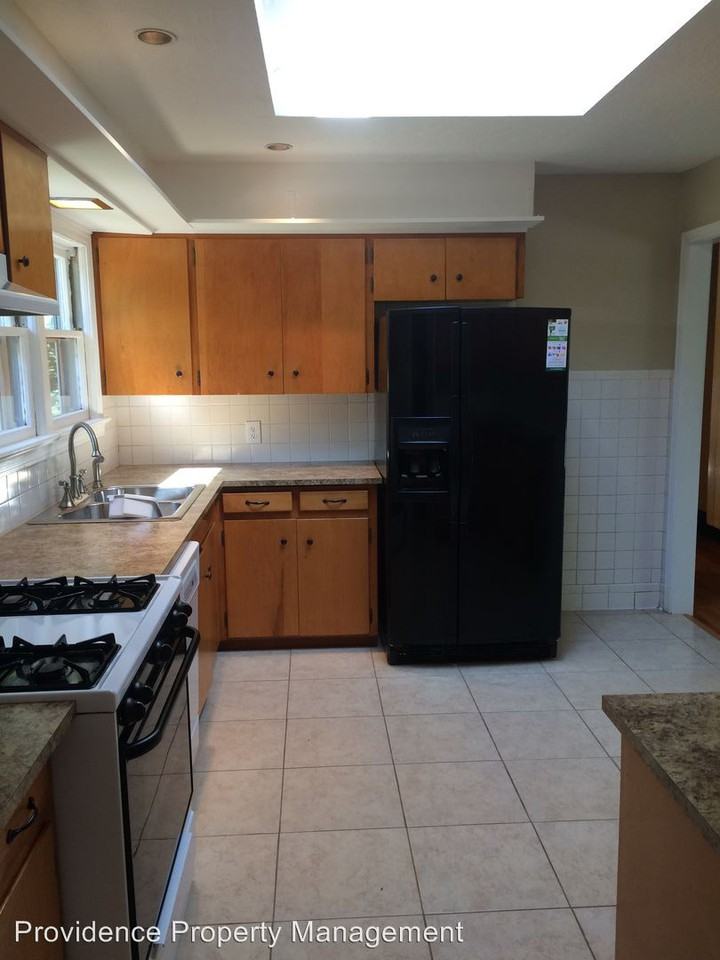 416 E Prospect St - Photo 3 of 10