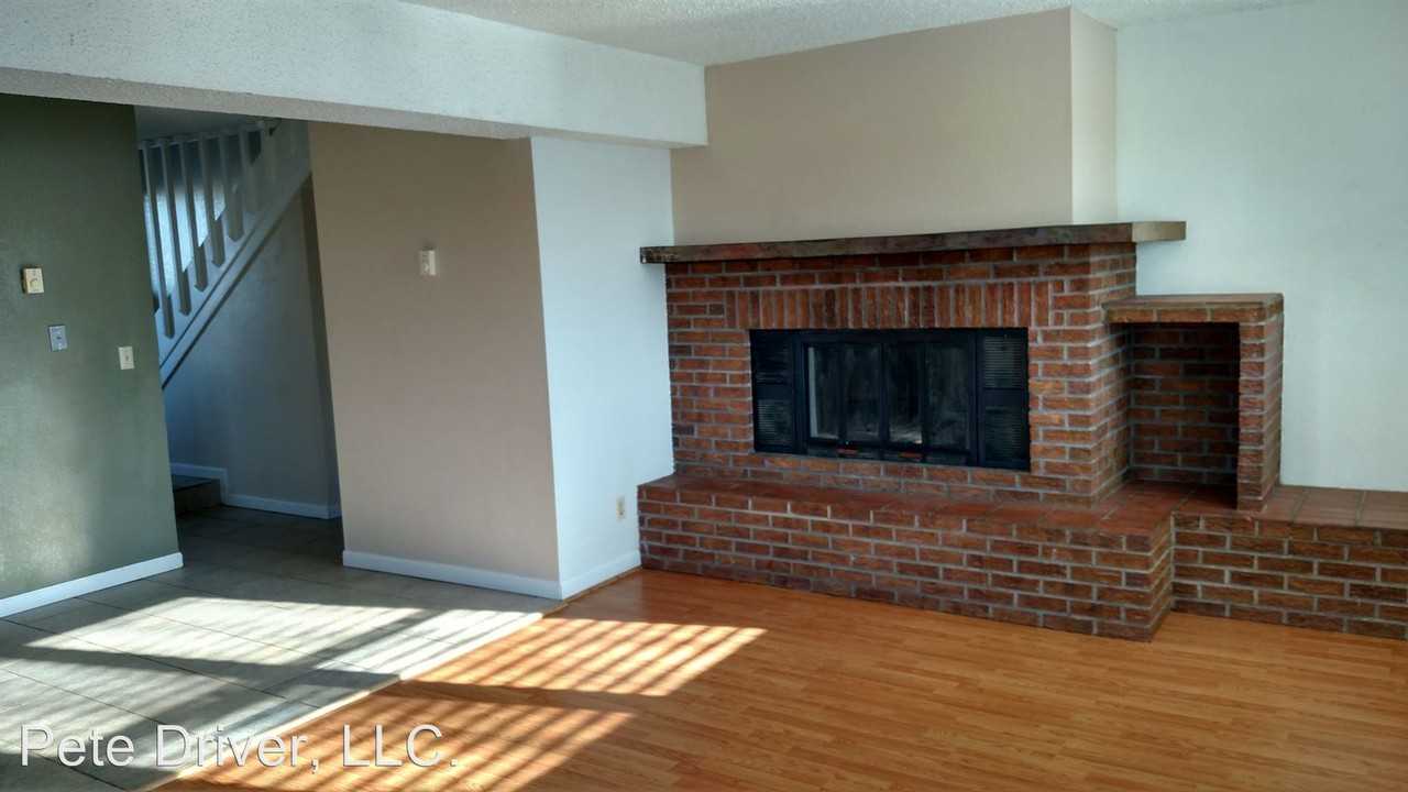 403 Kings Ct - Photo 2 of 16