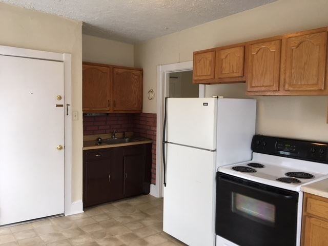 914 New Holland Rd - Photo 3 of 9