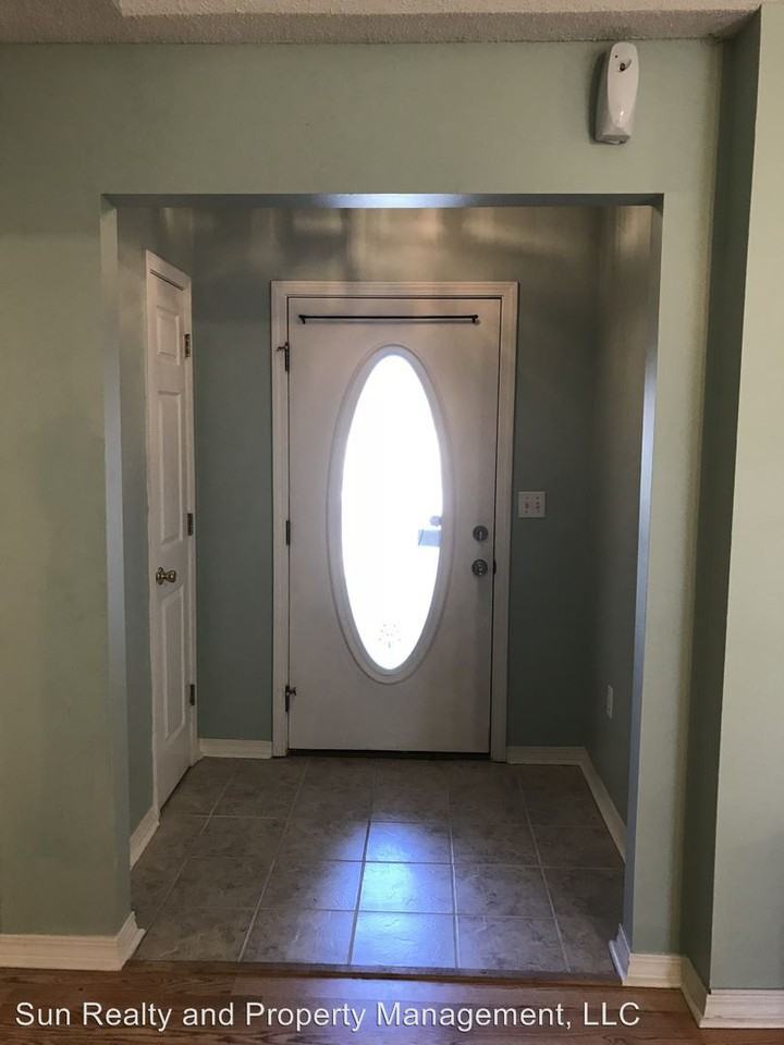 2491 Twin Pines Cir - Photo 2 of 16