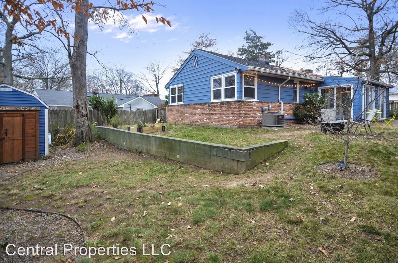 8403 Tahona Dr - Photo 3 of 25