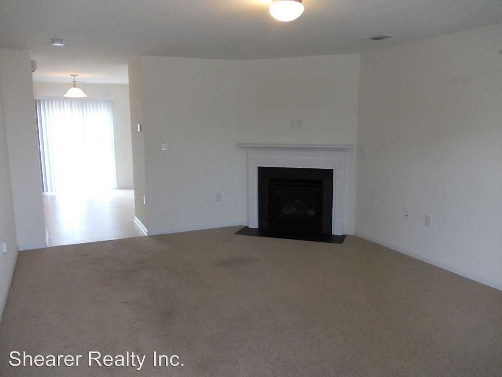 622 Hallstead St - Photo 3 of 24