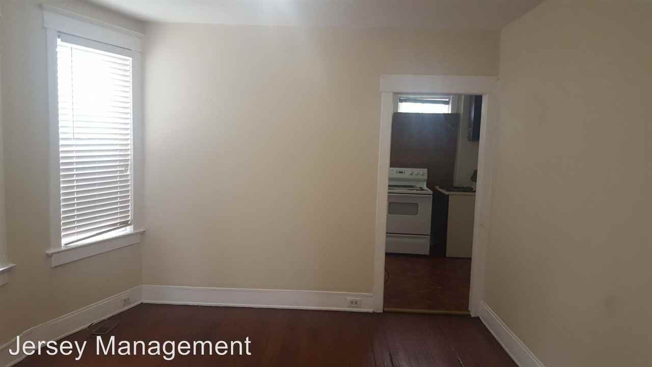 217 Rosemont Ave - Photo 3 of 8