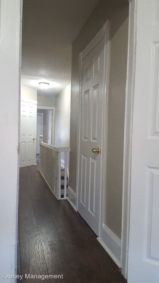 747 2nd Ave - Photo 3 of 5