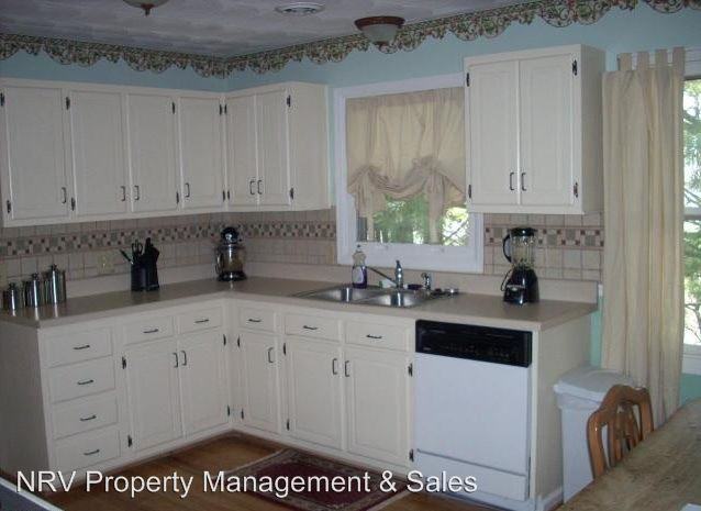 1109 Lora Ln - Photo 3 of 11