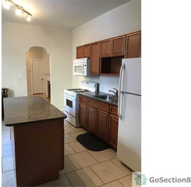 1728 N Creighton St - Photo 2 of 4