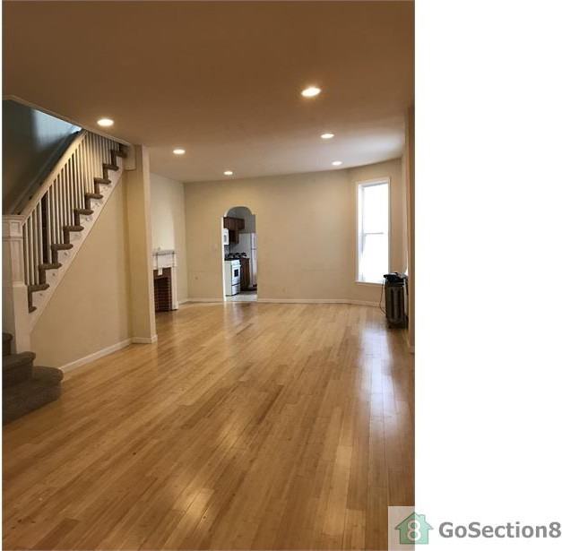 1728 N Creighton St - Photo 3 of 4