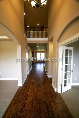 2755 Ridge Ln - Photo 2 of 34