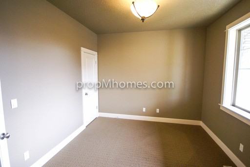 2755 Ridge Ln - Photo 3 of 34