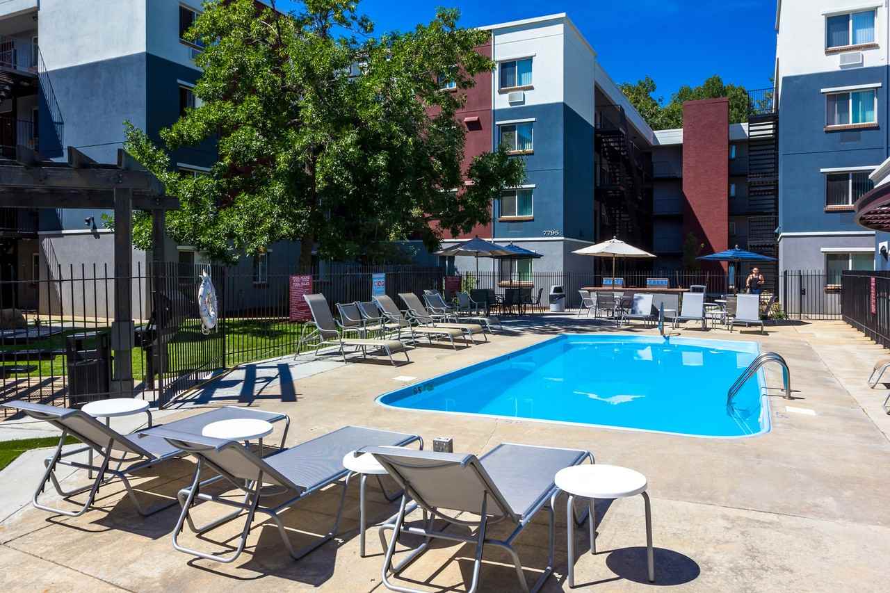 52nd Marketplace - Photo 2 of 43