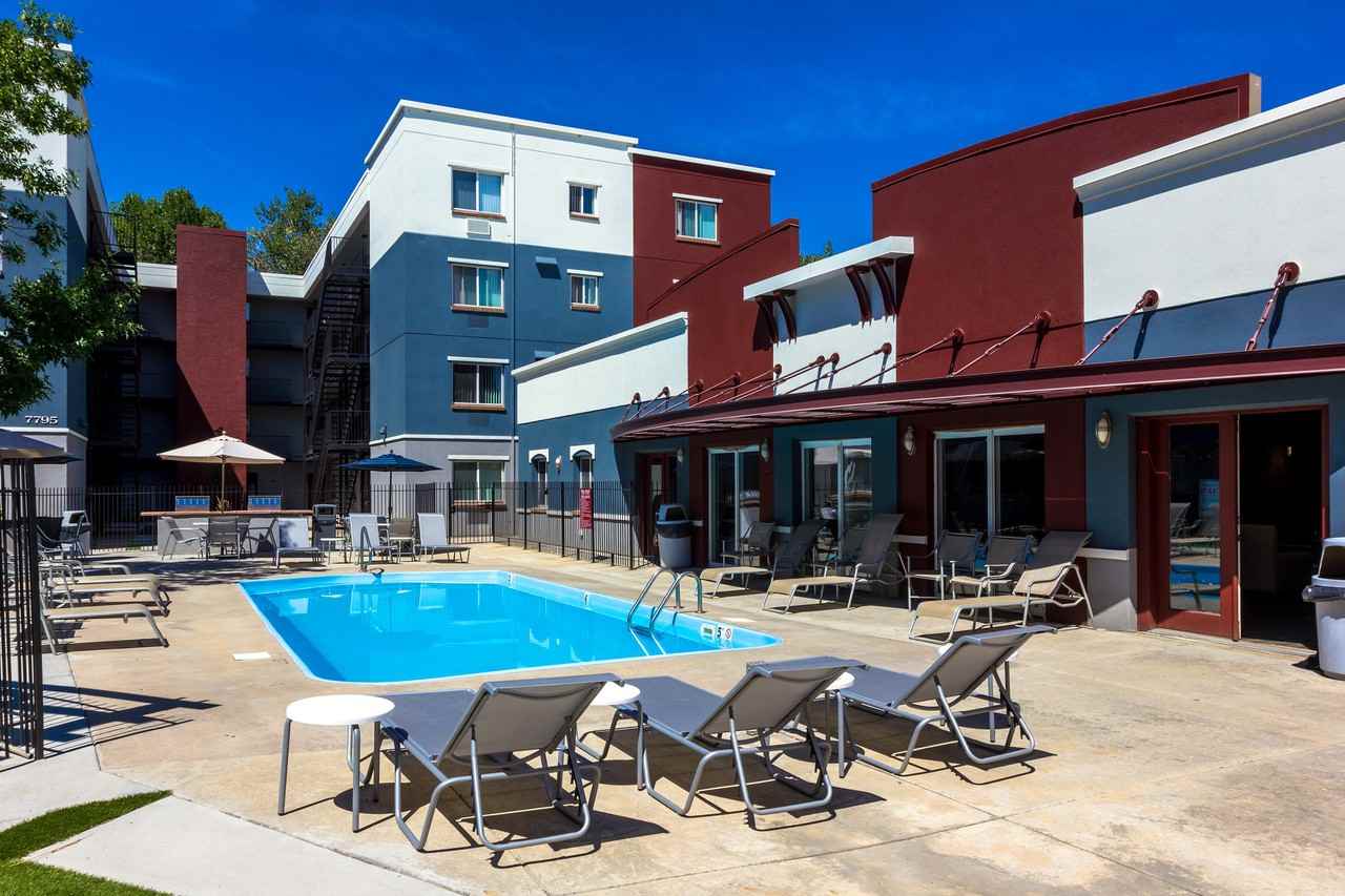 52nd Marketplace - Photo 3 of 43