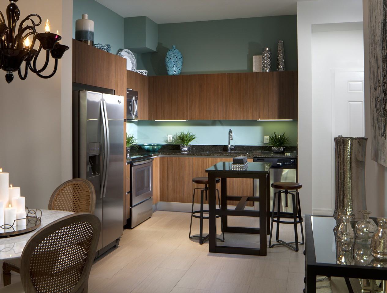 The Manor in Plantation - Photo 2 of 20