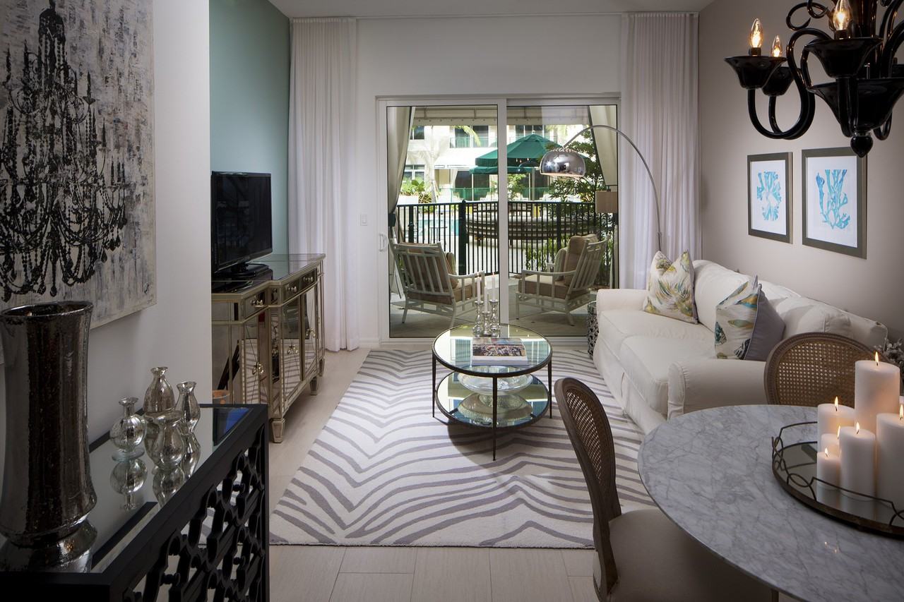 The Manor in Plantation - Photo 3 of 20