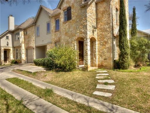 306 W 34th St - Photo 3 of 19