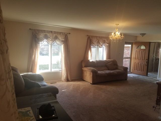 15320 Stradford Ln - Photo 3 of 21