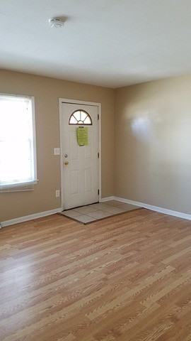 464 Trask St - Photo 2 of 5